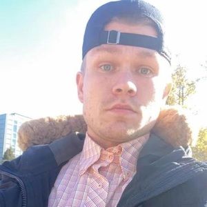 Meet your Posher, Dennis